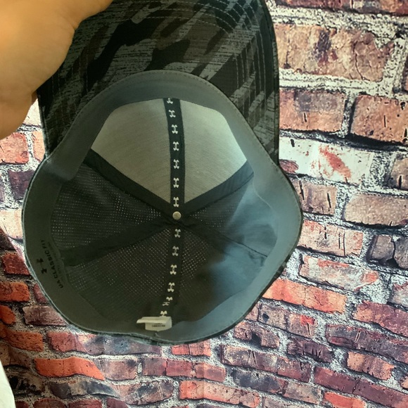 Under Armour Men's L ArmourVent Training Cap Outpost Green/ Black (331) - Picture 6 of 7